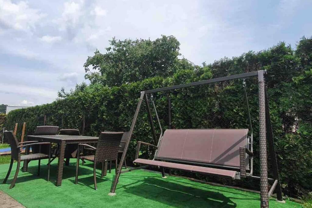 Family Apartment With Garden And Parking Spot Budweis Exterior foto